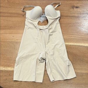 skims deep plunge Beige Shapewear Bodysuit